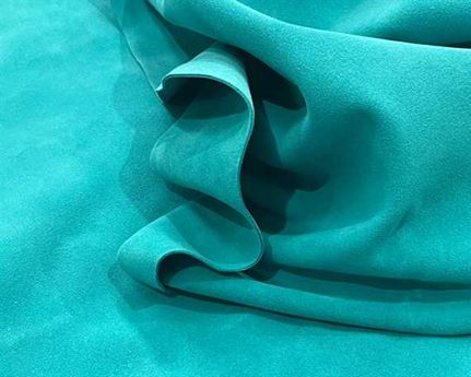 FRONTIER SUEDE SPLIT 1.3/1.5MM JADE (SQ FT)